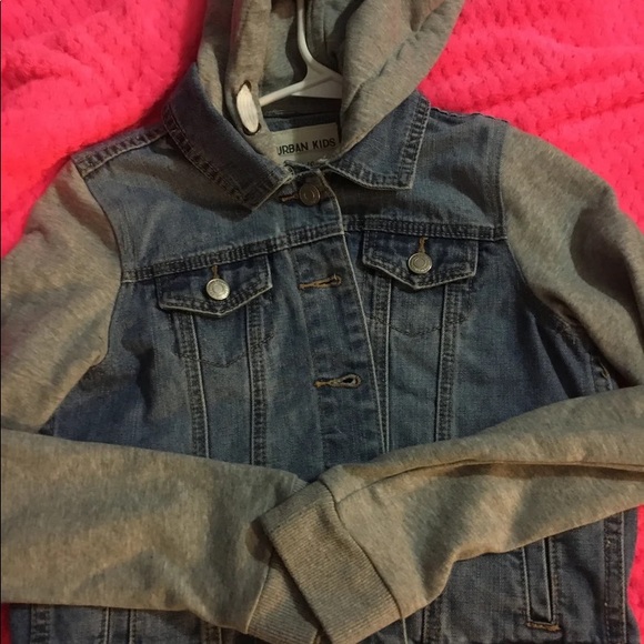 Hand painted jean jackets - Picture 4 of 4